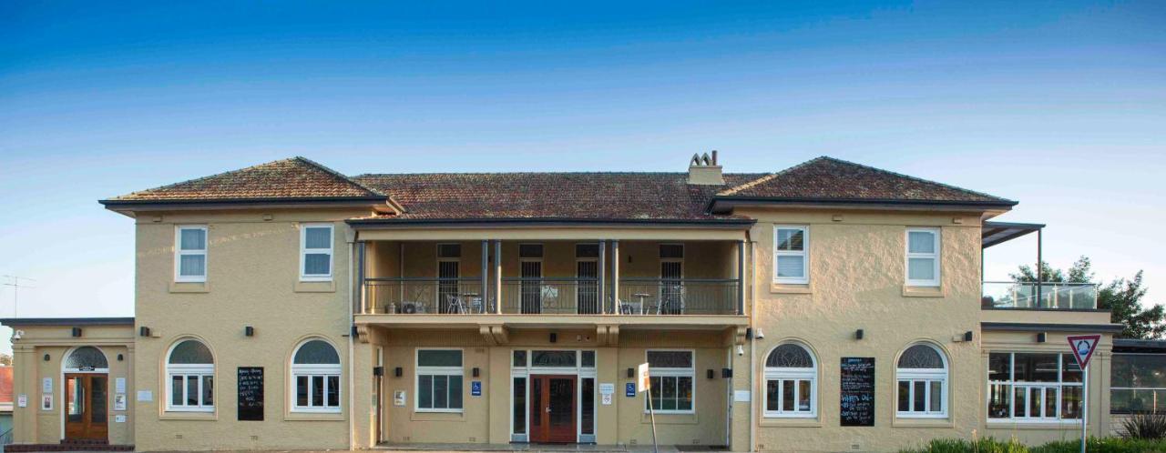 Huskisson Hotel Exteriör bild